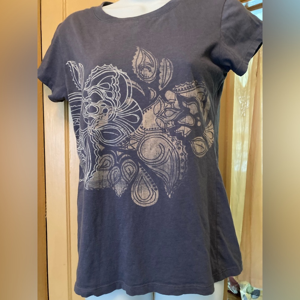 T-shirt, unworn, M or L